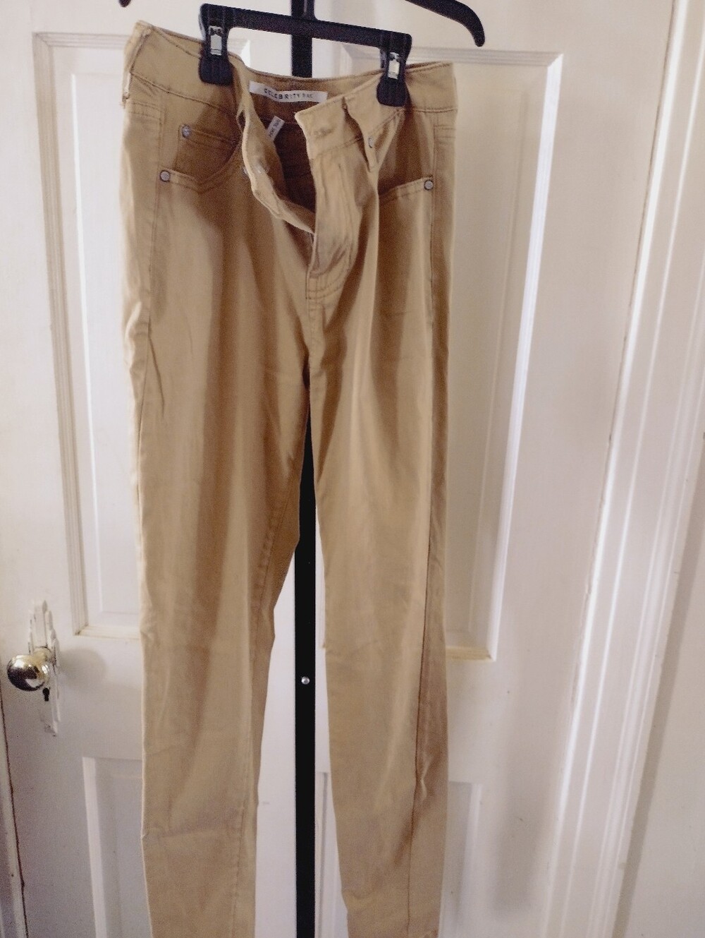 NWOT Celebrity Pink Khaki Skinny Pants 5/27